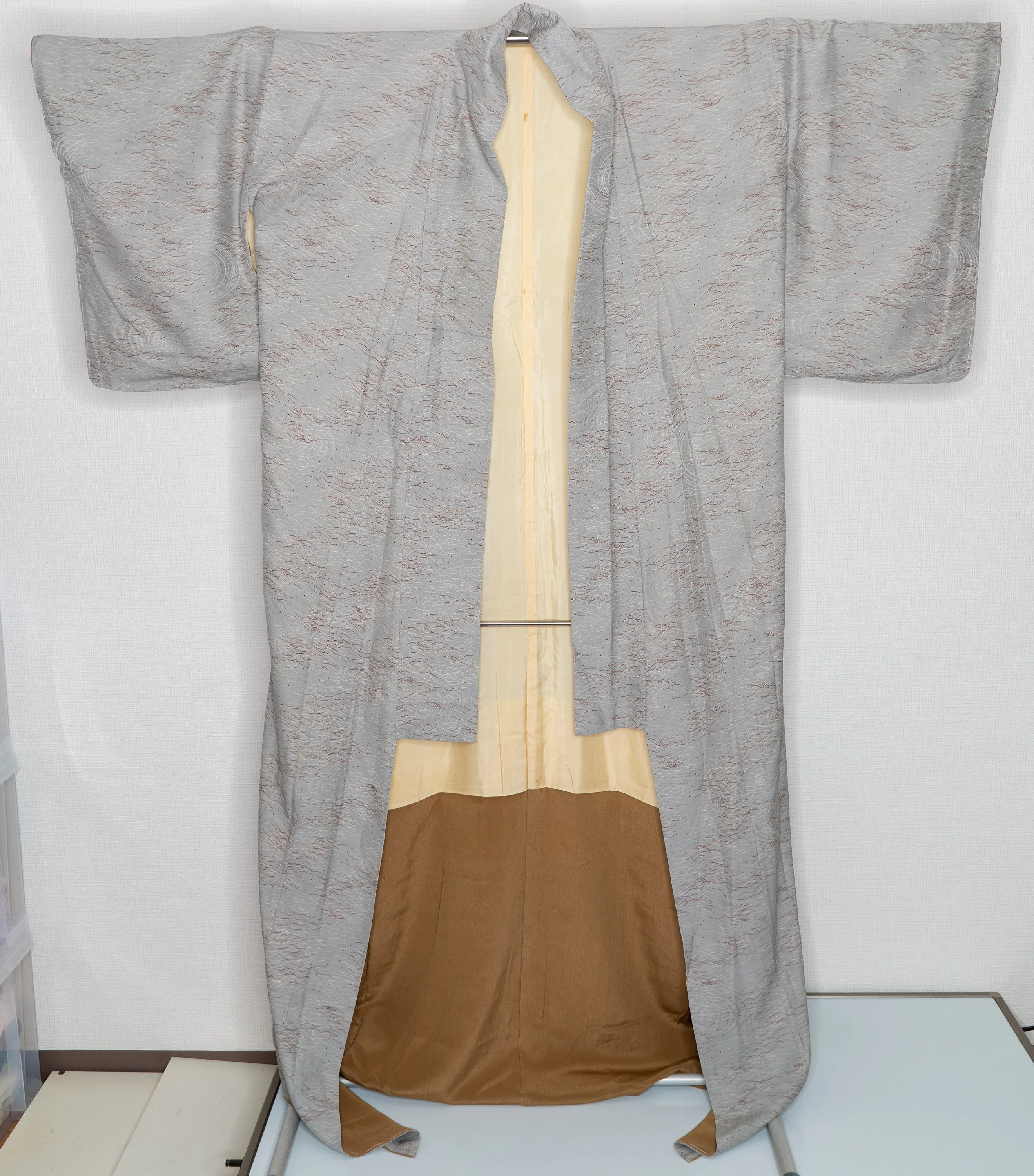 Unused Grey Silk Kimono - Tiny Grass Hills Waves Grass Ocean Pattern